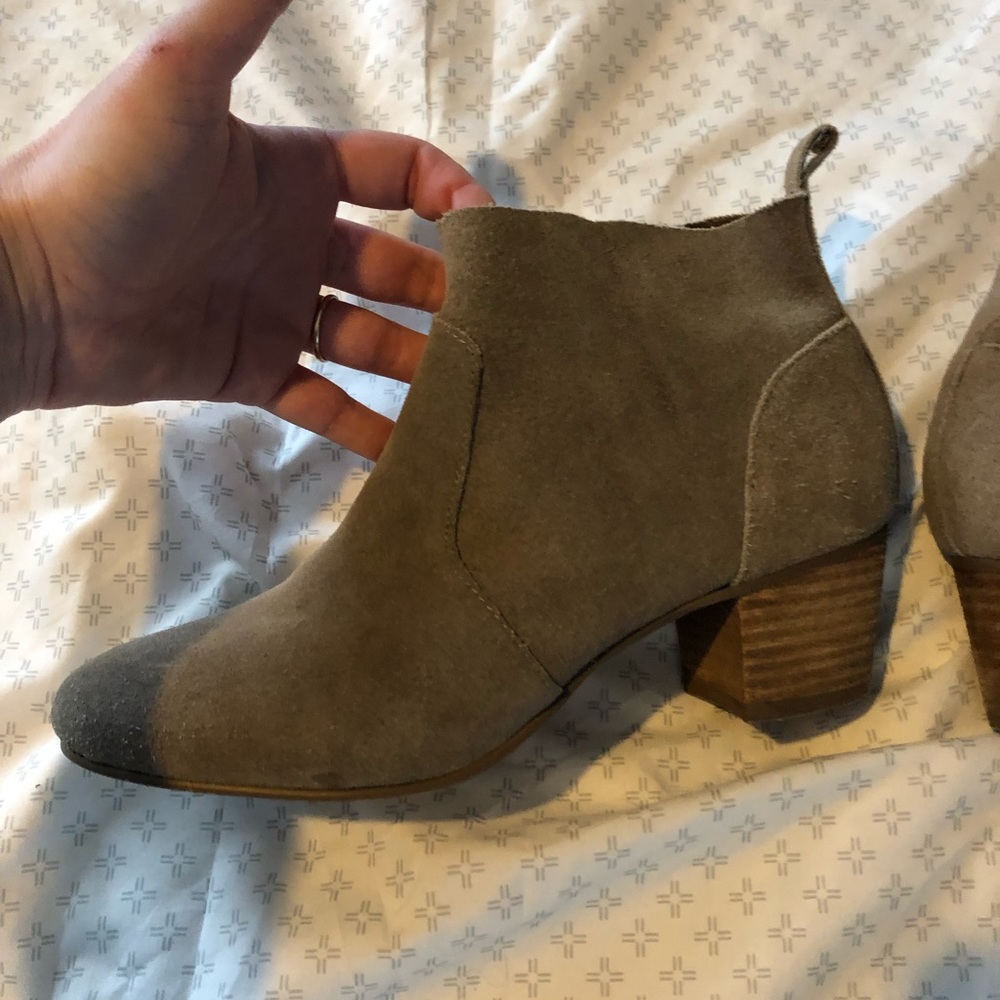 Steve Madden suede ankle booties size 7